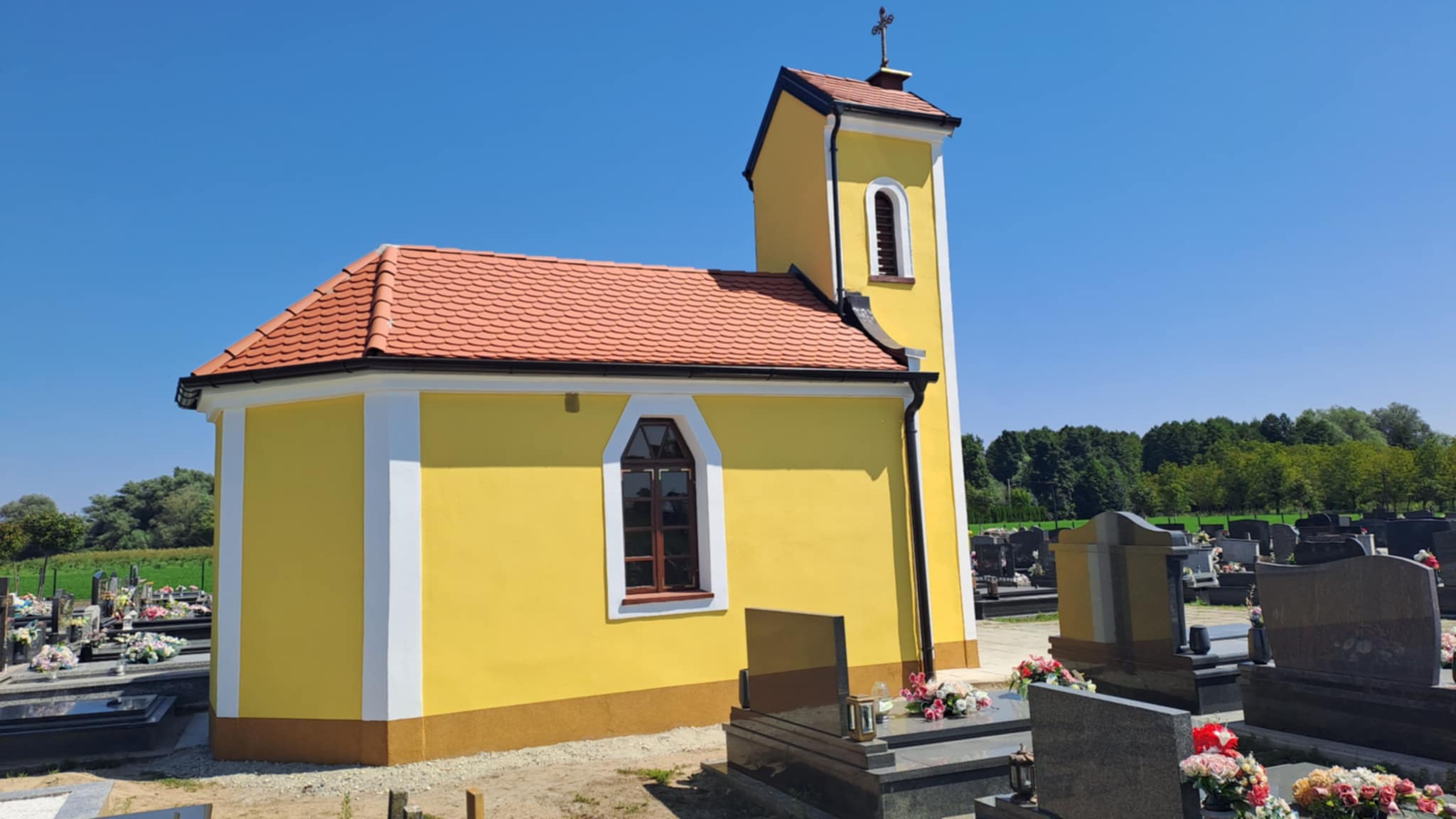 Obnova kapelice Žalosne Gospe na mjesnom groblju u Ferdinandovcu 2